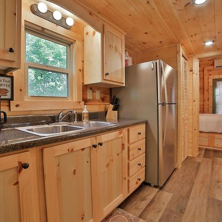 שאטאנוגה Tiny Cabin Village Private Hot Tub Lynda Cabin מראה חיצוני תמונה