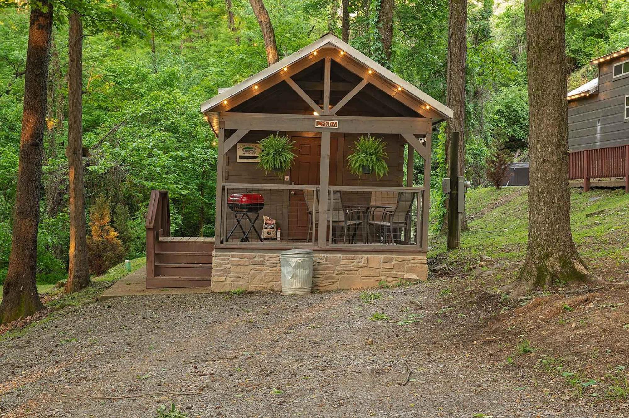 שאטאנוגה Tiny Cabin Village Private Hot Tub Lynda Cabin מראה חיצוני תמונה