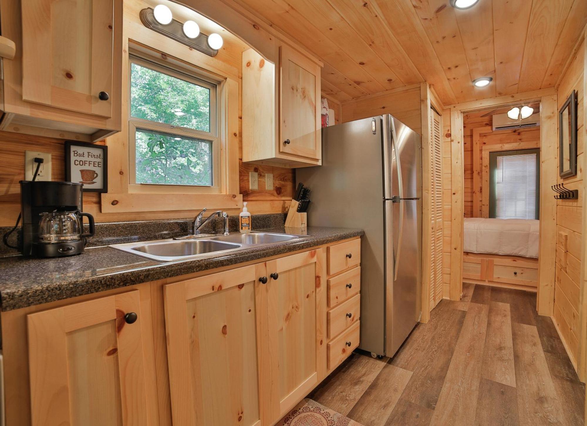 שאטאנוגה Tiny Cabin Village Private Hot Tub Lynda Cabin מראה חיצוני תמונה